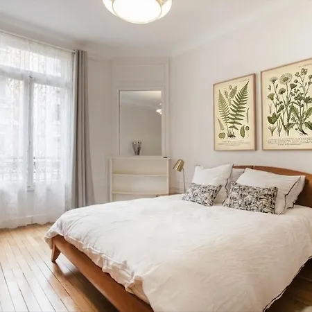 Apartment Montaigne Champs Elysee